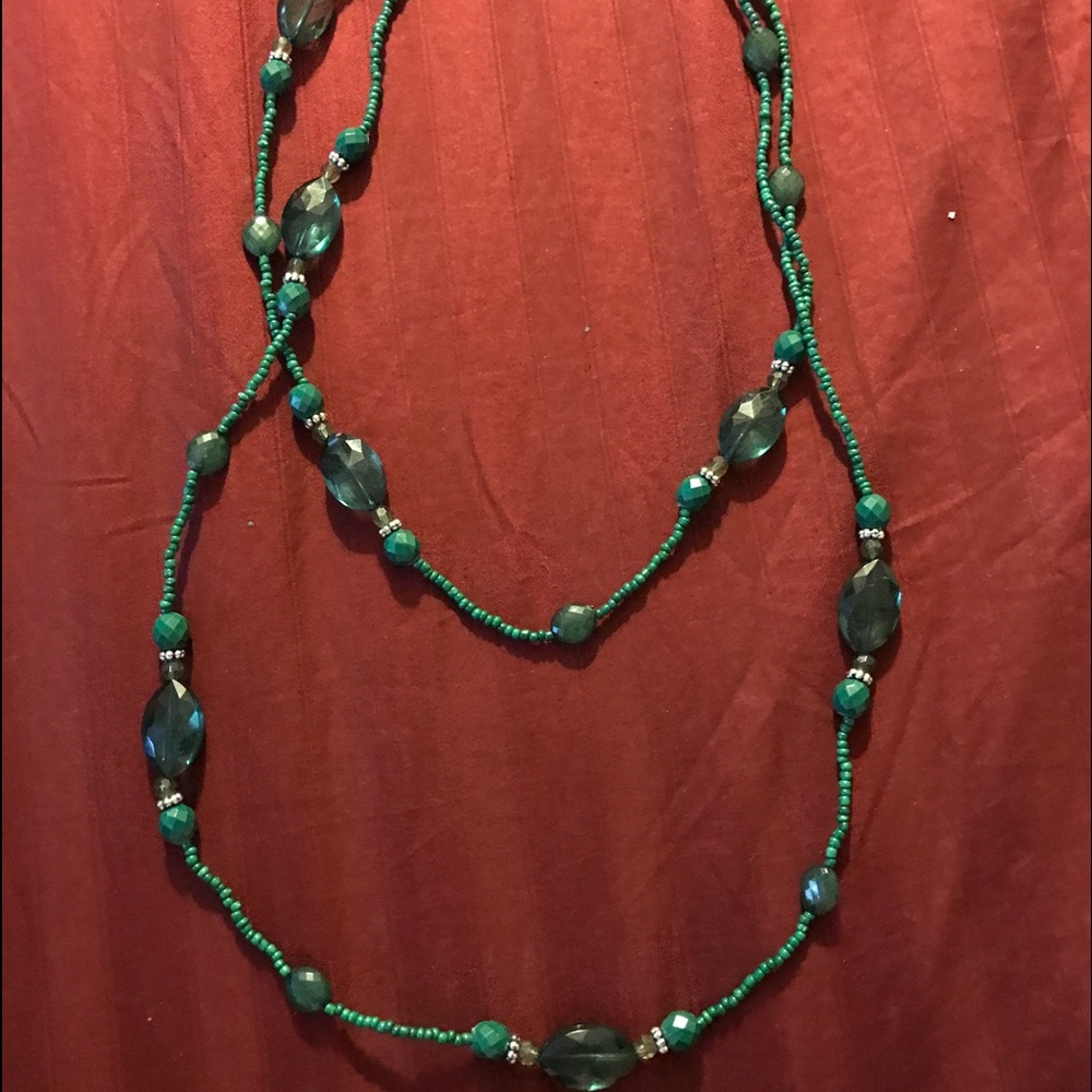 Beaded green necklace - Picture 3 of 3