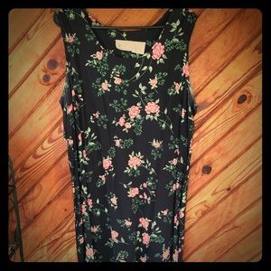 XL FLORAL PRINT SLEEVELESS SUMMER DRESS.