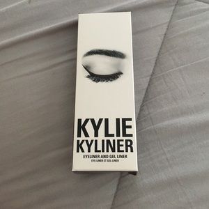 Kylie Cosmetics Kyliner Eyeliner & Gel Liner