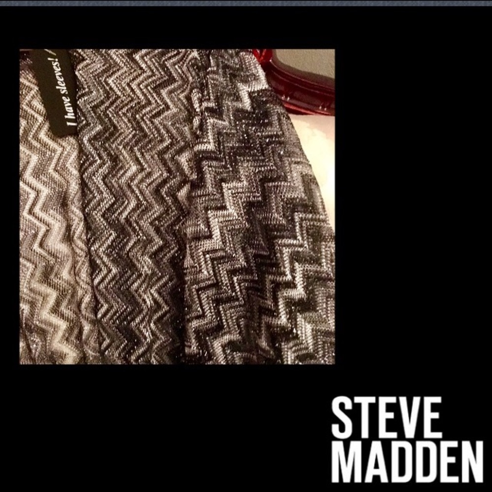 STEVE MADDEN  Metallic Chevron Wrap w/Sleeves - Picture 2 of 7