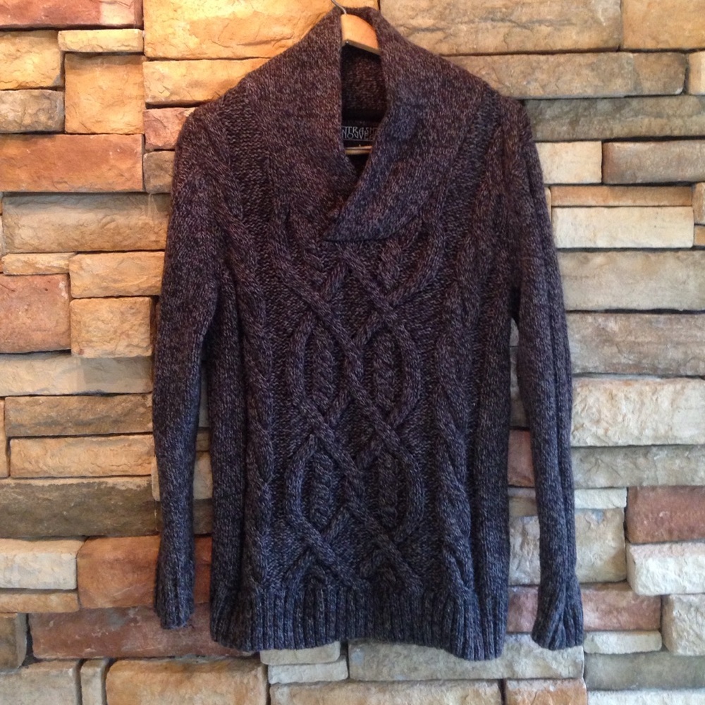 Heather charcoal gray cable knit sweater