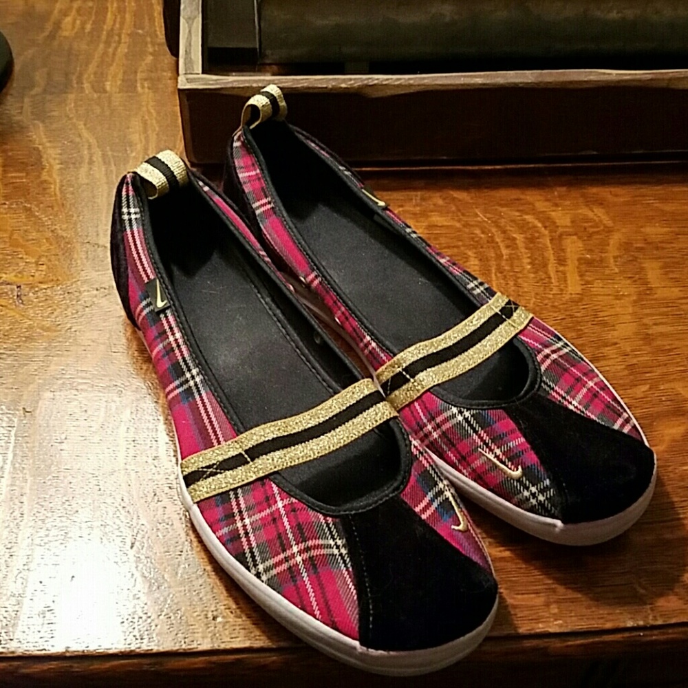 Nike slip ons