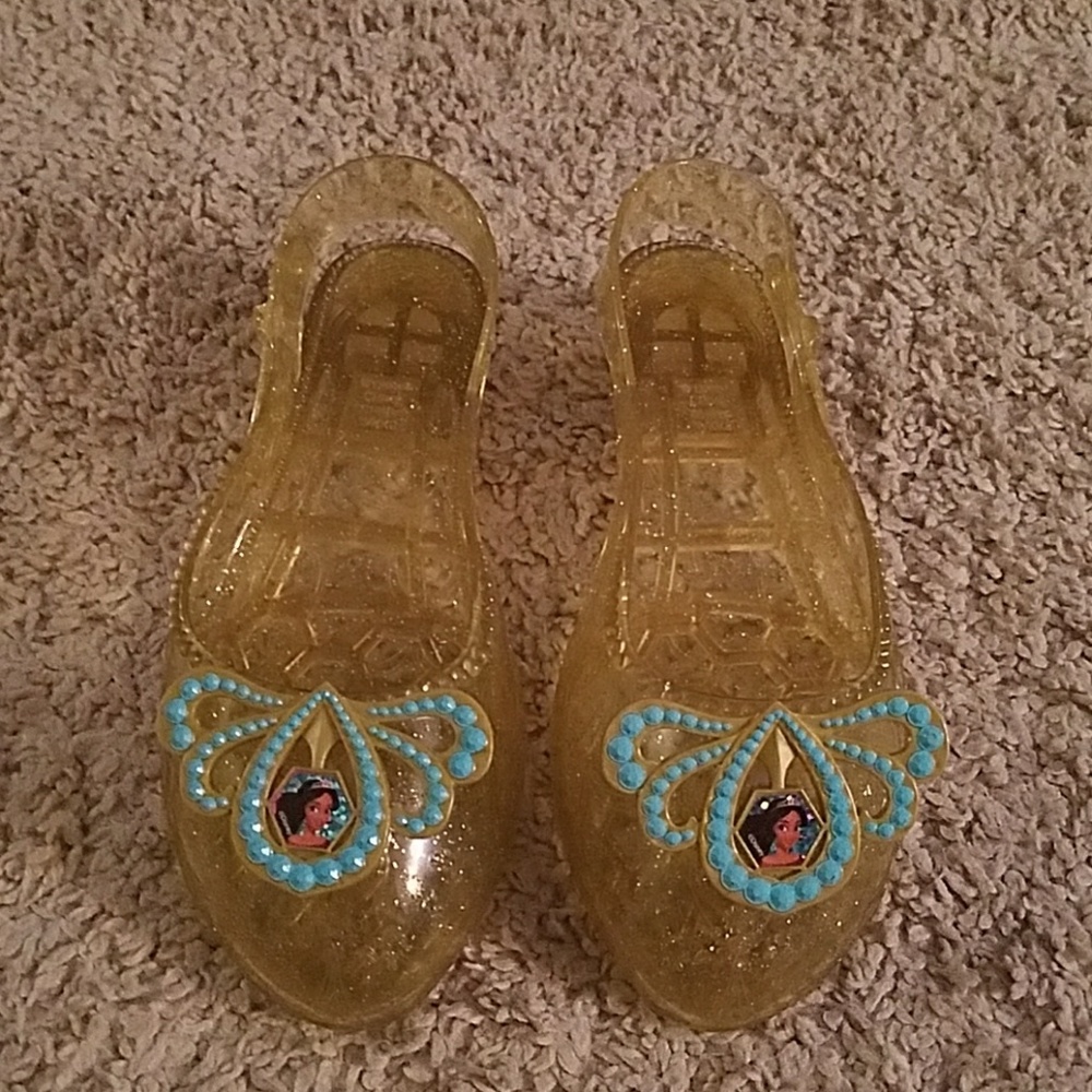 *CLOSET CLOSING* *EVERYTHING MUST GO*