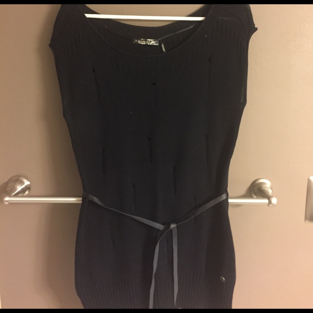 Guess knit top