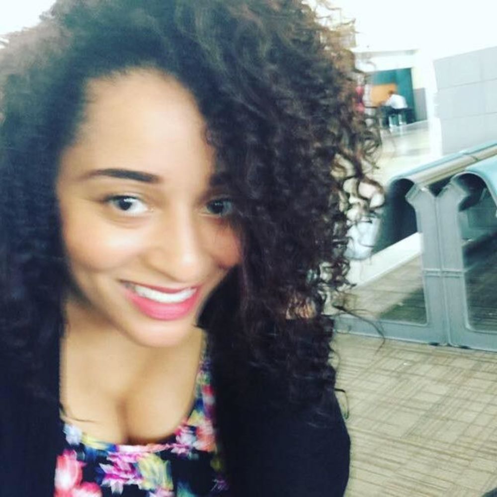 Meet your Posher, Nia