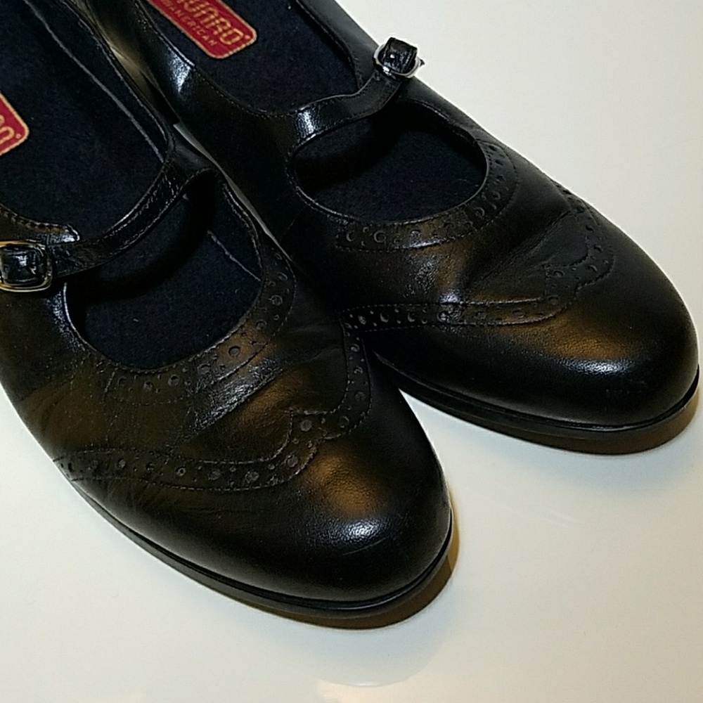 Munro American Mary Jane Heels