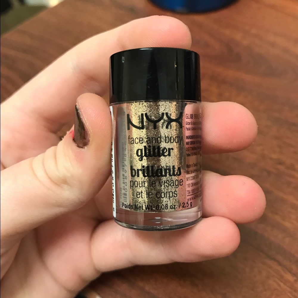 NYX gold face and body glitter