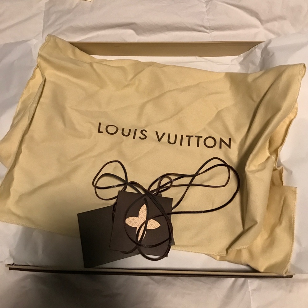 LV - Picture 2 of 3