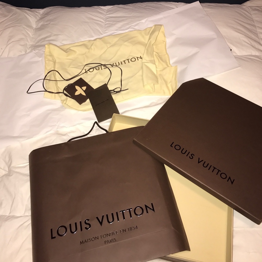 LV - Picture 3 of 3