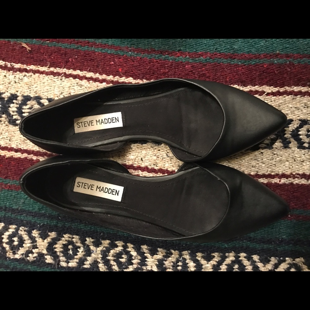 Steve Madden black flats 7.5