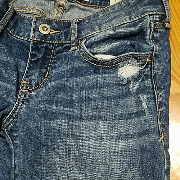 Hollister Woman's Denim Capris - Picture 6 of 8