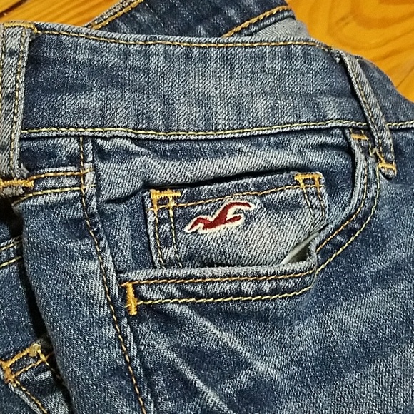 Hollister Woman's Denim Capris - Picture 8 of 8