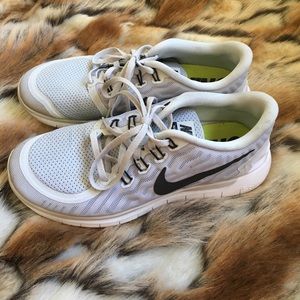 Nike Free 5.0 in Grey & Black size 9