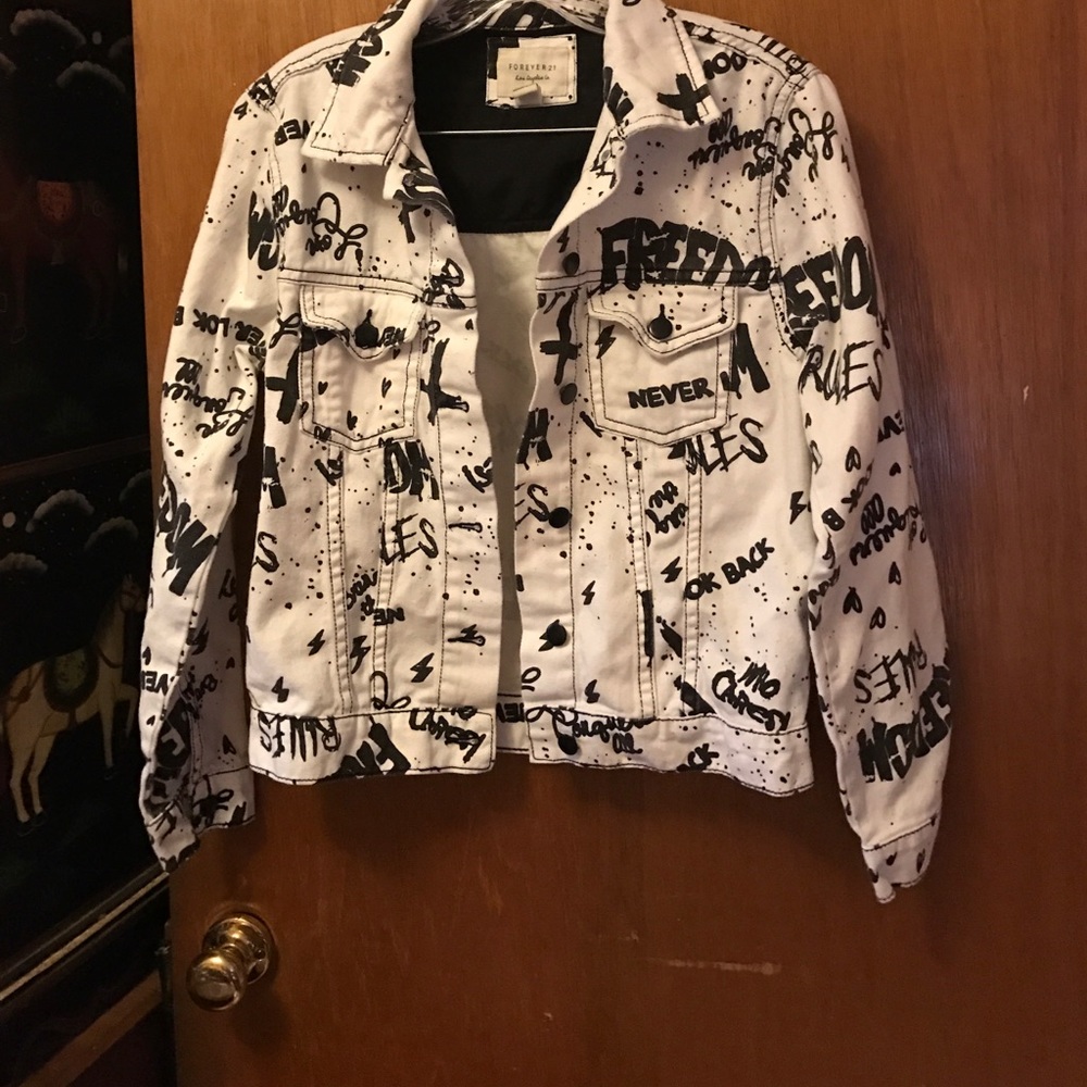 😀Jacket Forever 21