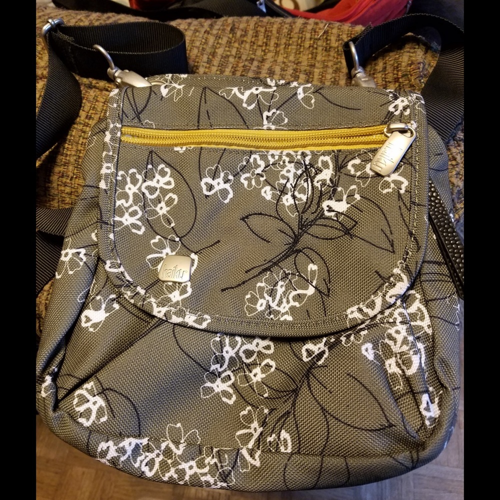 Haiku Cross Body