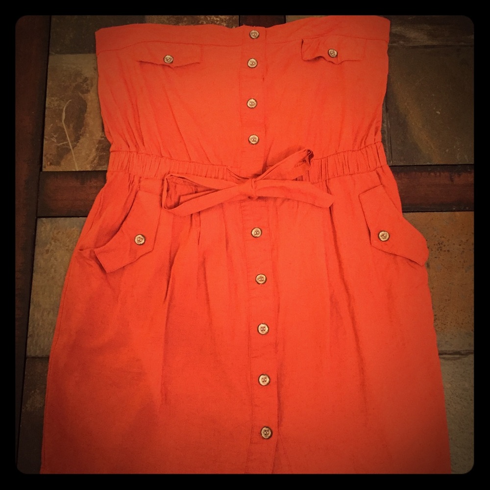 strapless modern fit above the knee dress