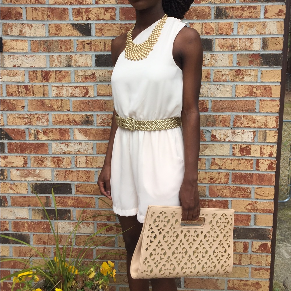 🎉HP🎉💥SALE💥NWT One Shoulder Cream Romper - Picture 3 of 7