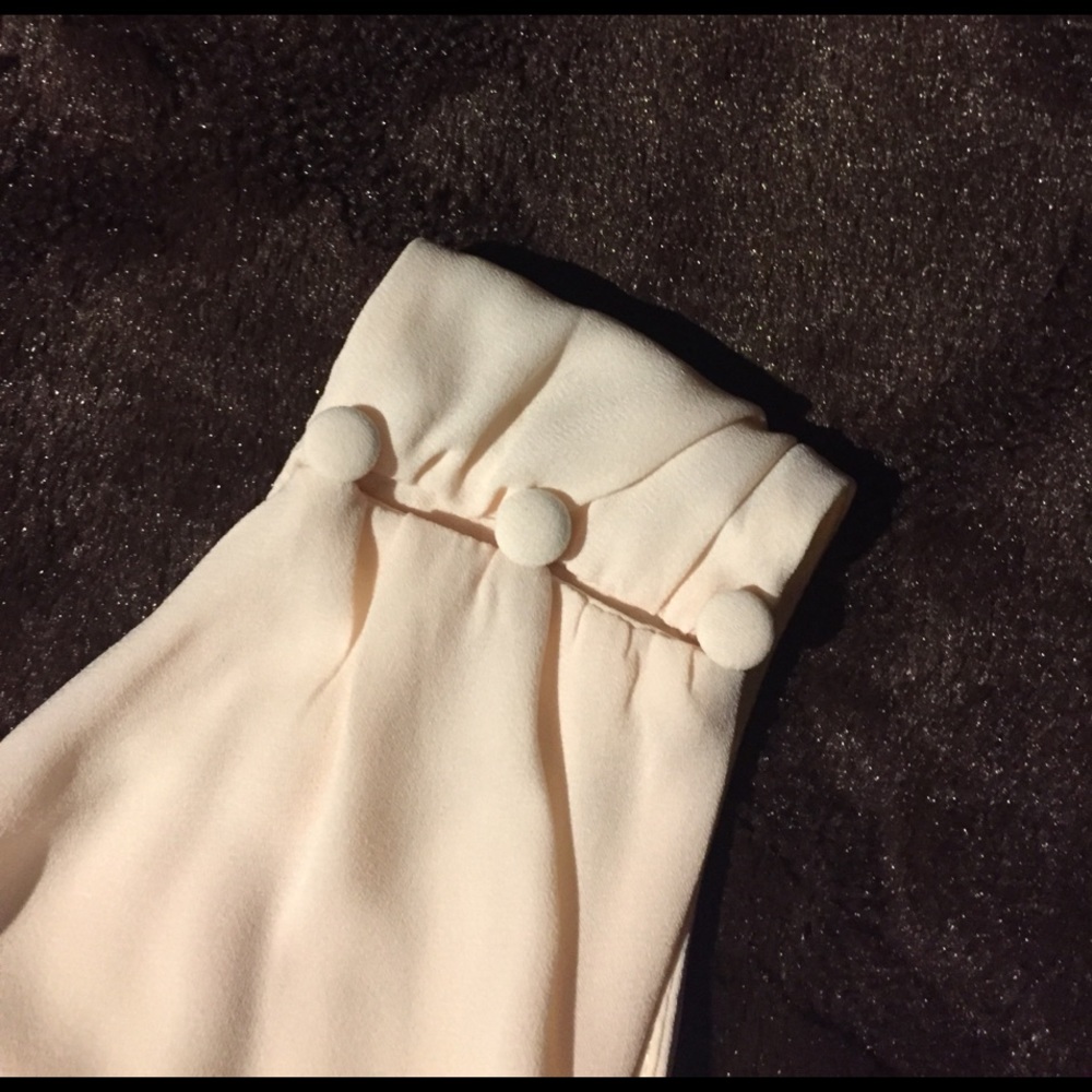 🎉HP🎉💥SALE💥NWT One Shoulder Cream Romper - Picture 6 of 7