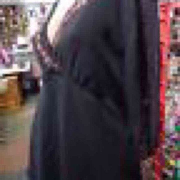 👚★❦꒒ik୧⌵♡⌵N୧w❦★ AUCTION PRICE👩🏻‍⚖️ Top with V Neckline with Embowered - Picture 4 of 4