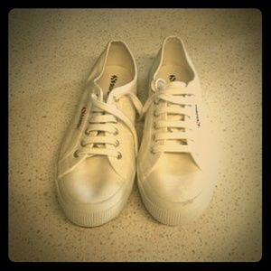 victoria superga