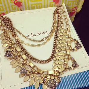 Stella & Dot Sutton Necklace Gold