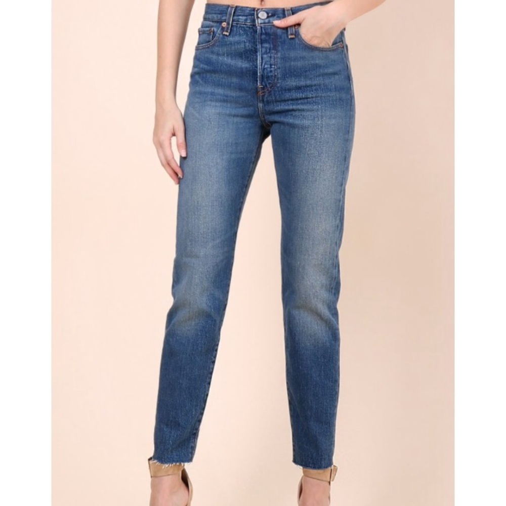 Levi wedgie jeans