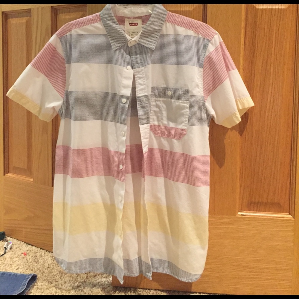 LEVI'S Button Down Shirt
