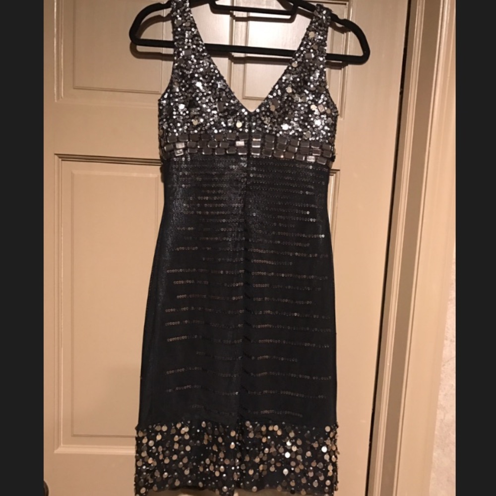 Dress - Picture 2 of 3