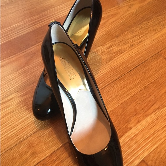 Michael Kors - Picture 3 of 4