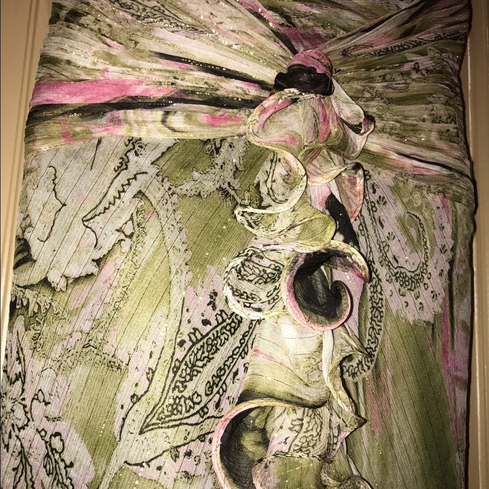 Dress - Picture 3 of 3