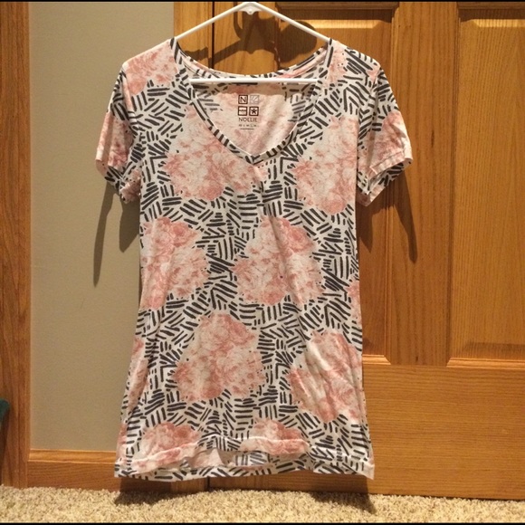 Urban outfitters V-Neck Tee - Picture 1 of 3