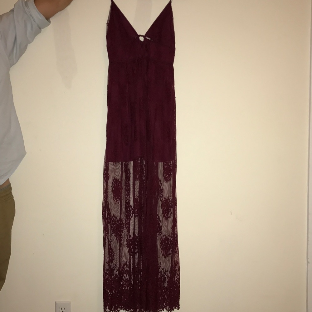 Low cut lace maxi dress