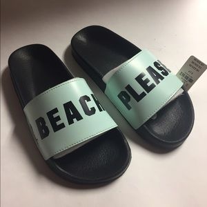 💗💗 PINK💗💗 "BEACH PLEASE" Slides