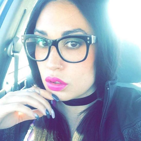 Meet your Posher, Chare'e - Picture 2 of 3