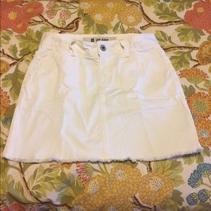 GAP white mini type skirt