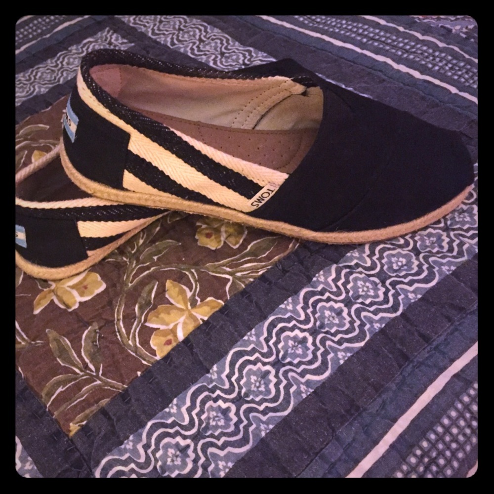 TOMS slip on shoes
