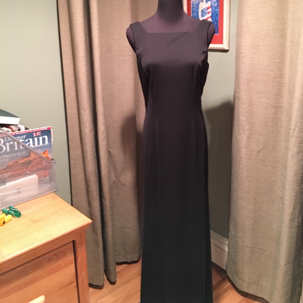 Arianna black sheath