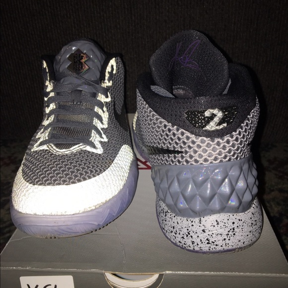 🔴🔴SOLD🔴🔴Kyrie 1 all-star - Picture 2 of 3