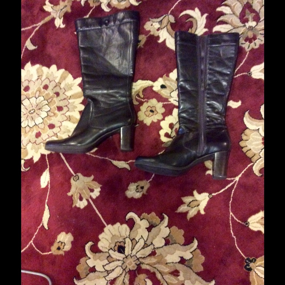 Brown Naturlizer boots