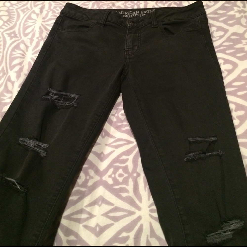 American eagle black distressed jeggings