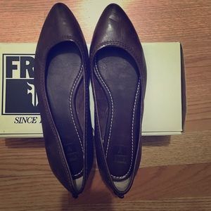 Chocolate brown leather Fryes