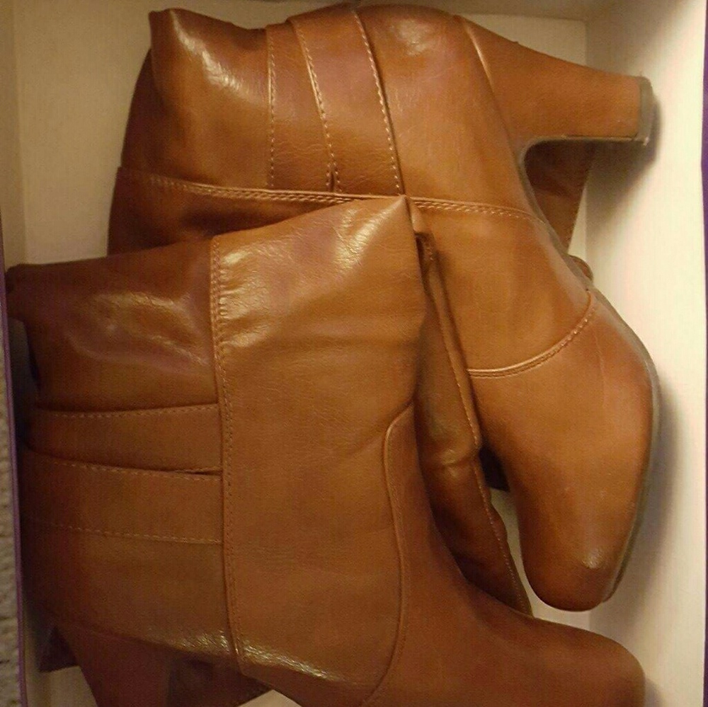 Heel boots