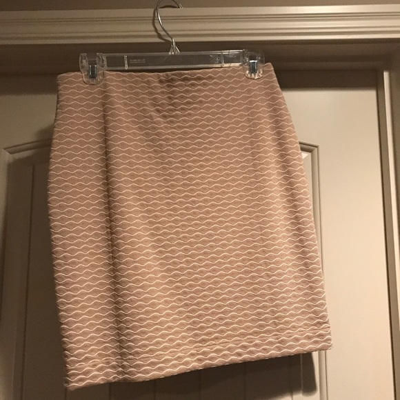 Loft Skirt - Picture 2 of 2