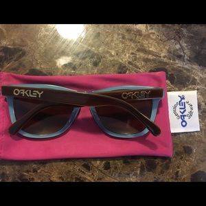 Oakley Frogskins