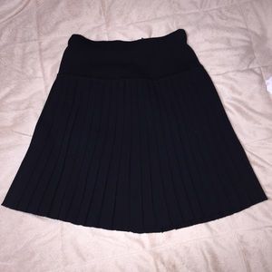 Knit accordion pleated skirt
