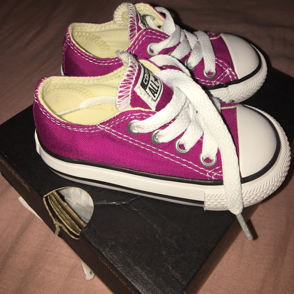 Converse - Picture 2 of 4