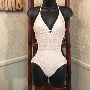 ONE PIECE STYLISH SWIMSUIT Forever 21