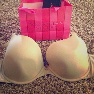 Victoria's Secret 34DD Nude Bra