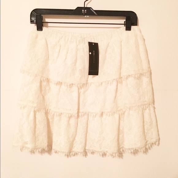 Final Sale! BCBG Justina Tiered Lace Skirt ♥ - Picture 3 of 6