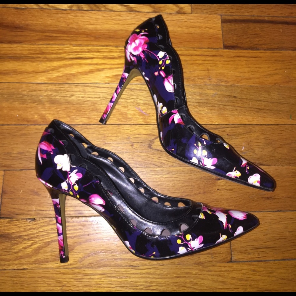 Betsey Johnson Stilettos sz 8.5